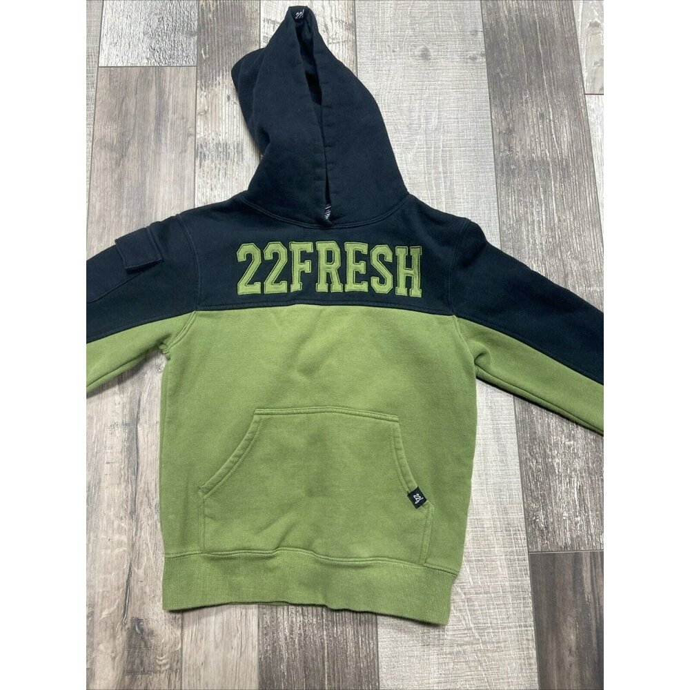 22 fresh ym green and black